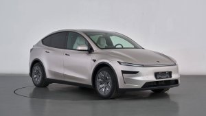 Tesla Officially Unveils Bigger, 6-Seater Model Y L