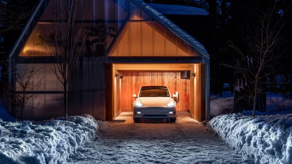 Tesla App Update Reveals Smart Summon Details and Adds Referral Program to Canada