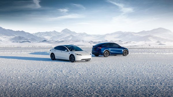 Tesla Now Lets You Pick the Battery Supplier in the Model 3 and Model Y Long Range Models