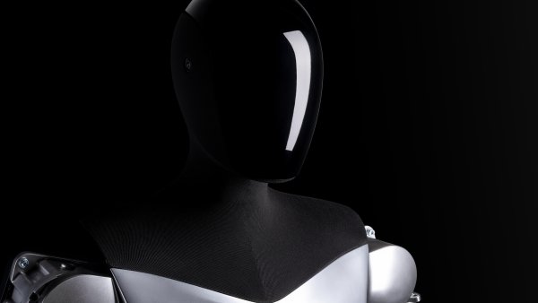 Salesforce CEO Interacts Shows Off Grok-Powered Optimus [VIDEO]