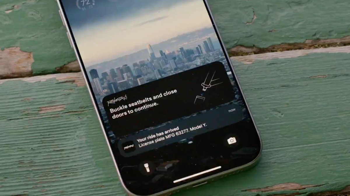 Tesla Live Activity Support feature in update 4.44.5