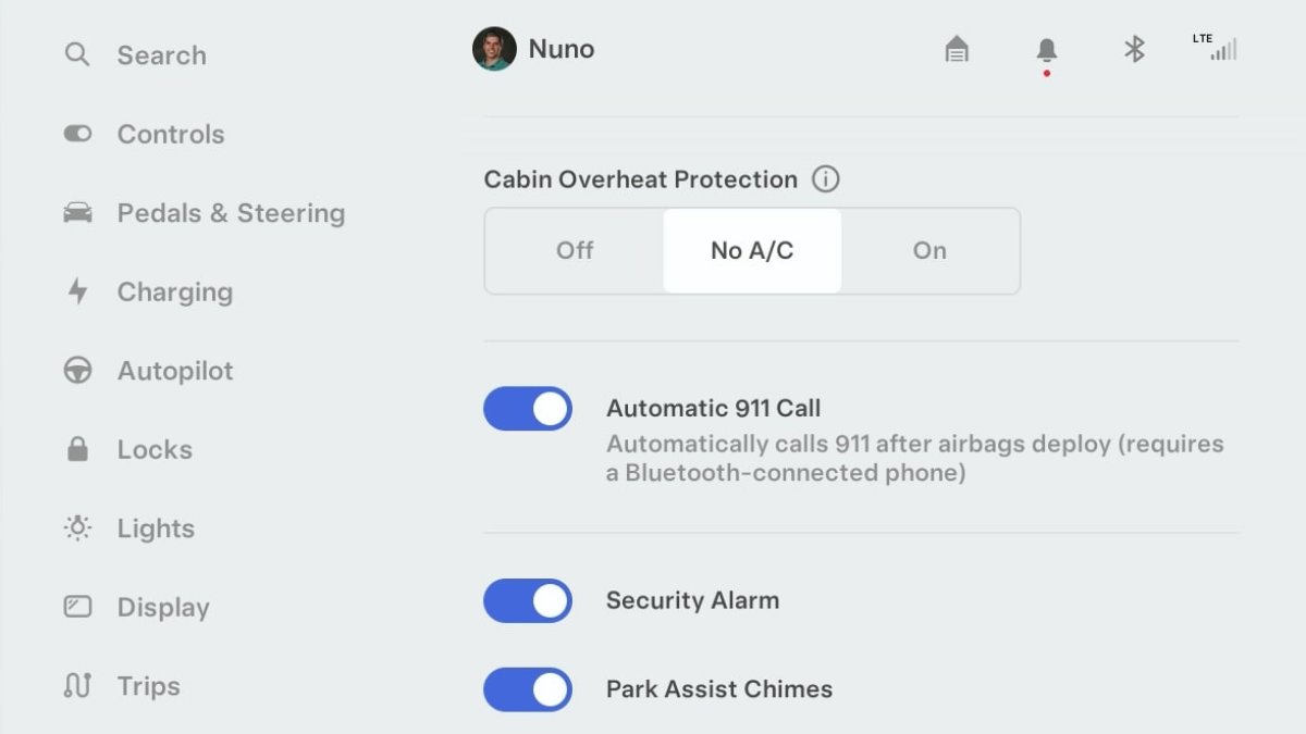 Automatic 911 calling is an optional feature