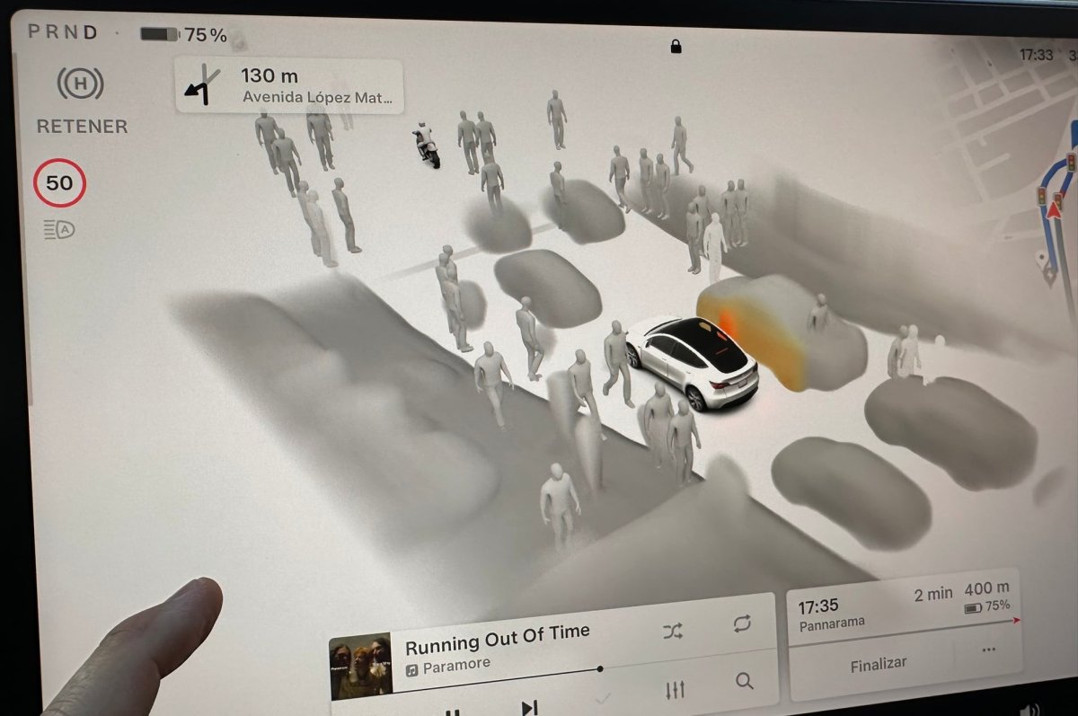 Tesla's High Fidelity Park Assist looks great in full screen