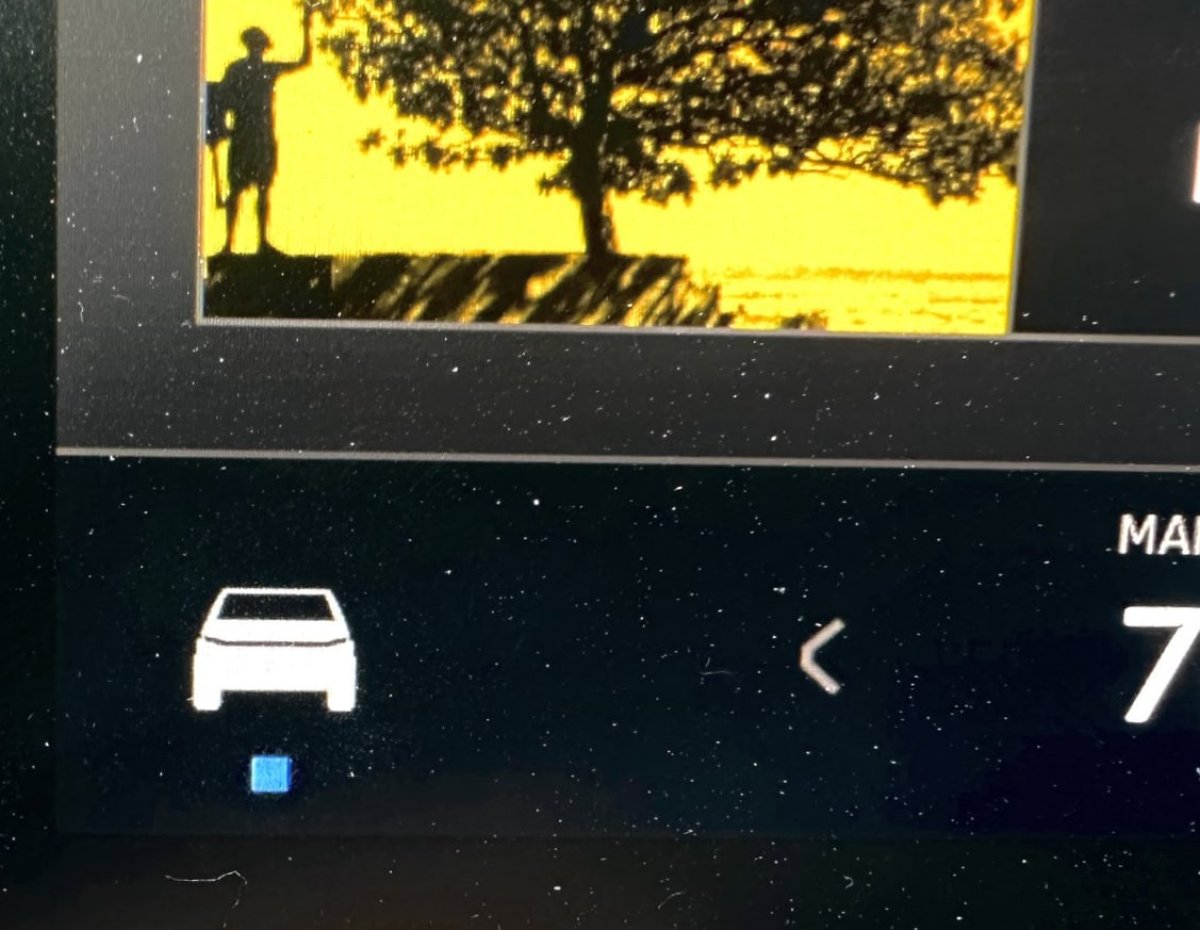 New feature icons turns square on the Cybertruck