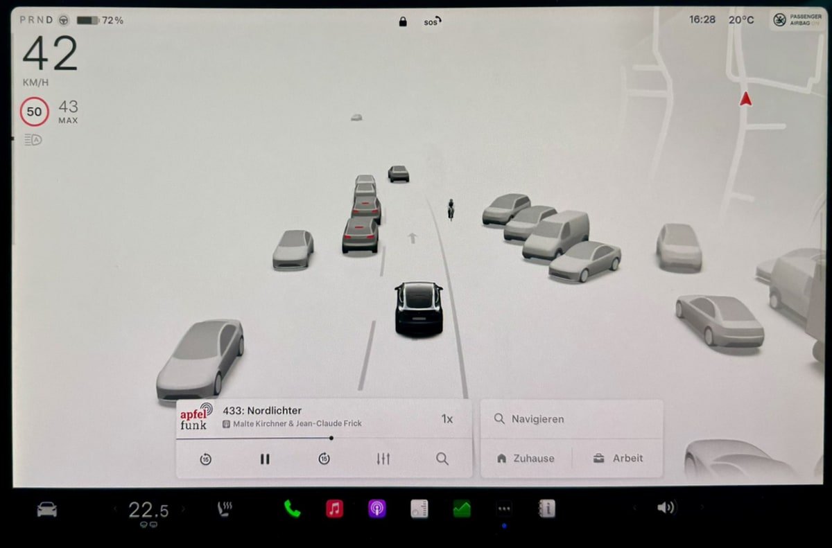 There are more Autopilot visualizations besides having the ability to go full screen